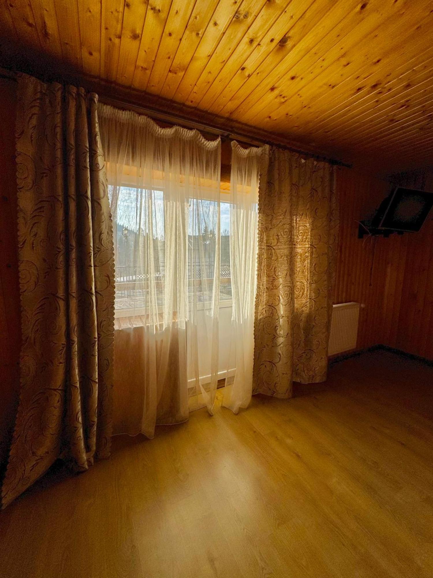 Hotel Опришок Palyanytsya Exterior foto
